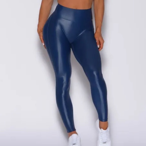 💙Bombshell Gloss Leggings - Picture 1 of 7
